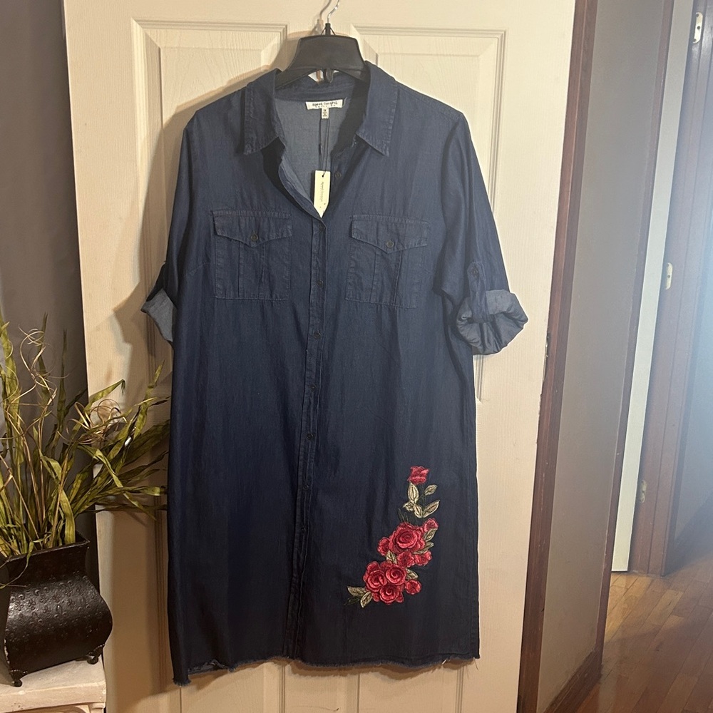 Speed Control Lightweight Dark Blue Denim Shirt Dress W/Red Floral Applique' /1X